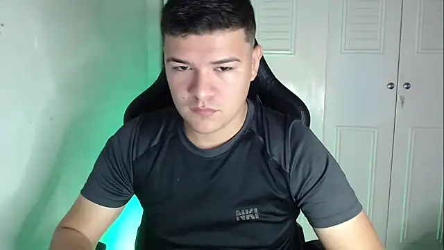 Plug Control online show from September 22, 2025, 3:18 pm