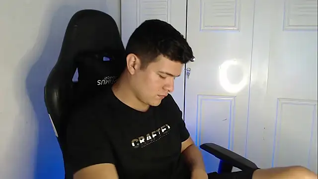 Plug Control online show from September 18, 2025, 5:16 pm