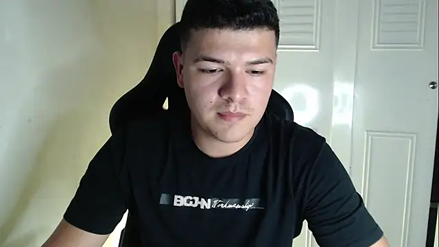 Plug Control online show from September 24, 2025, 4:19 am