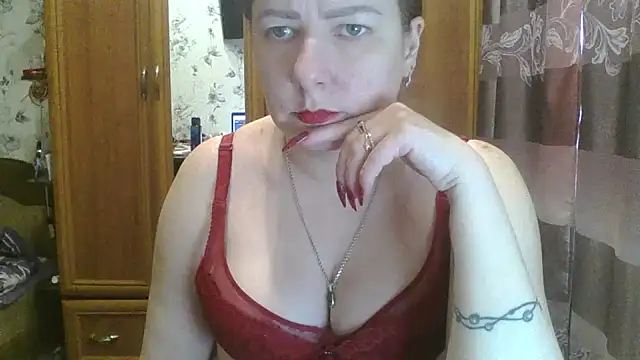 Snapshot of SophieNightAh chatting on February 6, 2025, 11:20 am SophieNightAh online show from February 6, 2025, 11:20 am