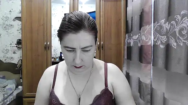 Snapshot of SophieNightAh chatting on September 9, 2025, 12:03 pm SophieNightAh online show from September 9, 2025, 12:03 pm