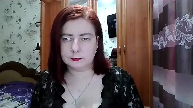 Snapshot of SophieNightAh chatting on February 13, 2026, 5:35 pm SophieNightAh online show from February 13, 2026, 5:35 pm