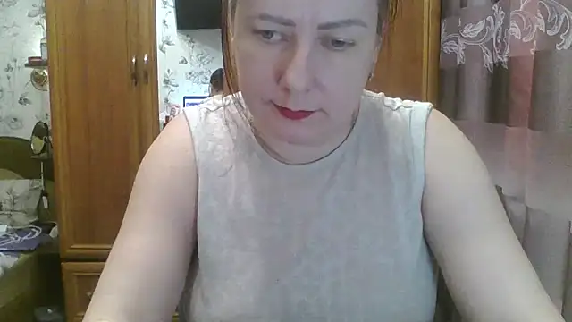 Snapshot of SophieNightAh chatting on January 25, 2025, 8:31 pm SophieNightAh online show from January 25, 2025, 8:31 pm