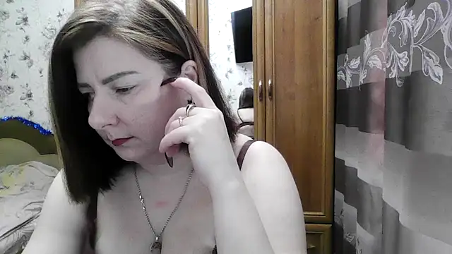 SophieNightAh online show from January 6, 2026, 6:01 pm