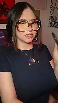 Snapshot of annbones_ch chatting on November 7, 2025, 8:02 pm annbones ch online show from November 7, 2025, 8:02 pm