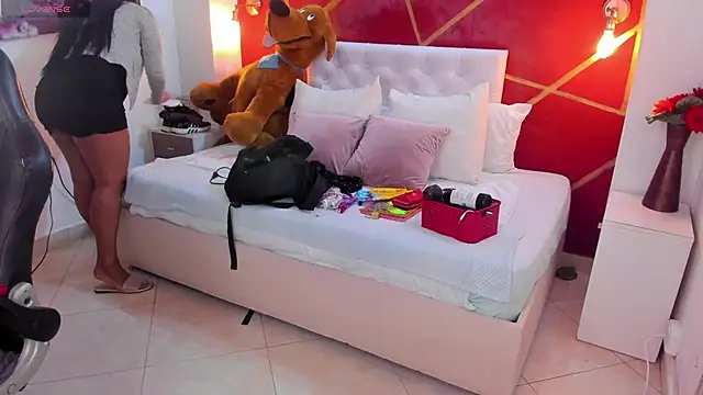 lia mariana online show from March 10, 2025, 11:06 pm