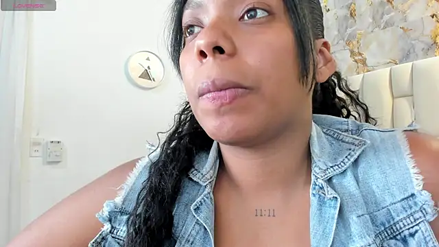 lia mariana online show from February 5, 2026, 10:38 pm