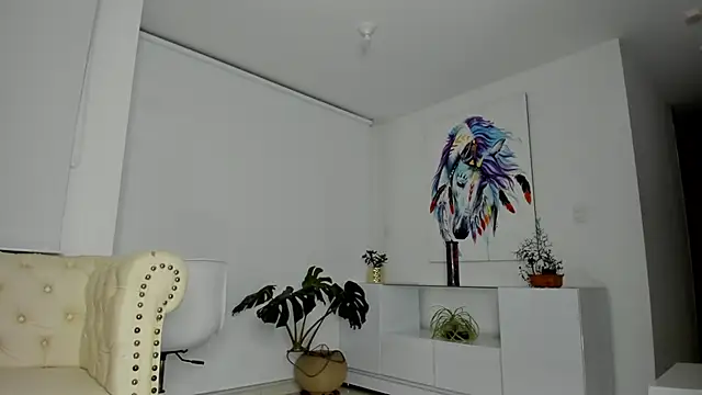 camila-manzur online show from March 2, 2025, 7:41 pm