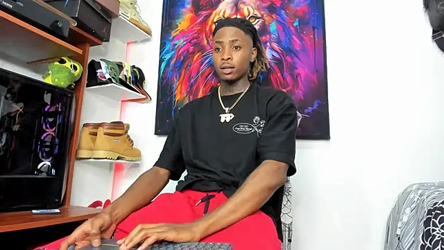 Snapshot of Pantera_black_21 chatting on February 24, 2025, 6:15 pm Pantera black 21 online show from February 24, 2025, 6:15 pm
