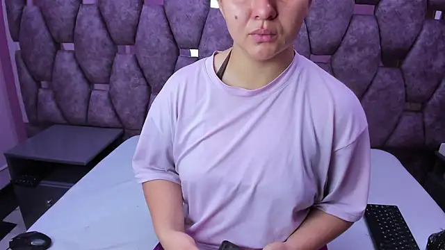 Snapshot of AlaSmith chatting on October 11, 2025, 2:34 am AlaSmith online show from October 11, 2025, 2:34 am