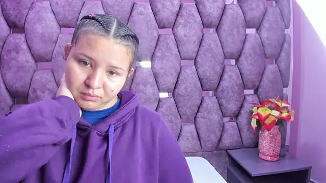 Snapshot of AlaSmith chatting on October 15, 2025, 2:21 am AlaSmith online show from October 15, 2025, 2:21 am