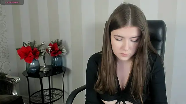 Snapshot of Haley_Gars chatting on October 24, 2025, 12:59 pm Haley Gars online show from October 24, 2025, 12:59 pm