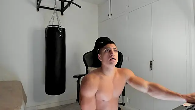 dan01  online show from December 4, 2025, 8:41 pm