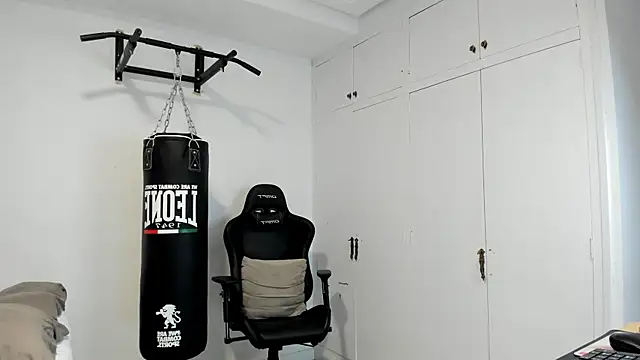 dan01  online show from December 15, 2025, 1:39 pm