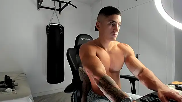 dan01  online show from November 5, 2025, 2:20 pm