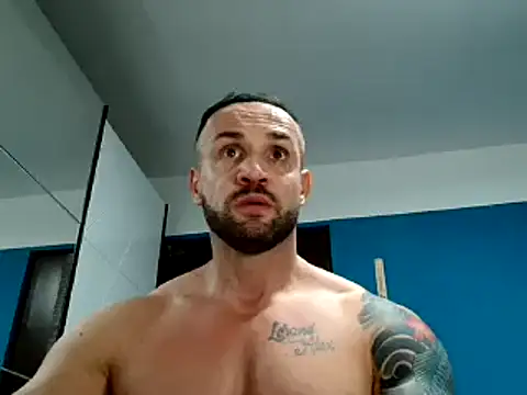 Snapshot of Magnificmuscles89 chatting on February 10, 2025, 9:25 pm Magnificmuscles89 online show from February 10, 2025, 9:25 pm