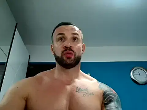 Snapshot of Magnificmuscles89 chatting on February 28, 2025, 9:44 pm Magnificmuscles89 online show from February 28, 2025, 9:44 pm