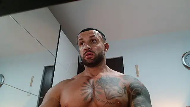 Snapshot of Magnificmuscles89 chatting on May 21, 2026, 4:04 pm Magnificmuscles89 online show from May 21, 2026, 4:04 pm