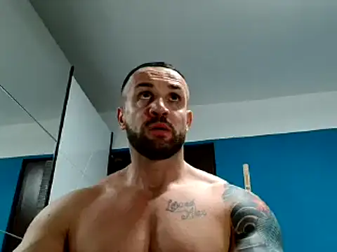 Snapshot of Magnificmuscles89 chatting on February 11, 2025, 9:46 pm Magnificmuscles89 online show from February 11, 2025, 9:46 pm