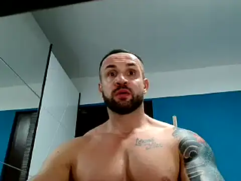 Snapshot of Magnificmuscles89 chatting on February 7, 2025, 9:48 pm Magnificmuscles89 online show from February 7, 2025, 9:48 pm