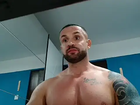 Snapshot of Magnificmuscles89 chatting on February 25, 2025, 11:26 pm Magnificmuscles89 online show from February 25, 2025, 11:26 pm