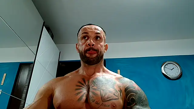 Snapshot of Magnificmuscles89 chatting on October 1, 2025, 10:52 am Magnificmuscles89 online show from October 1, 2025, 10:52 am