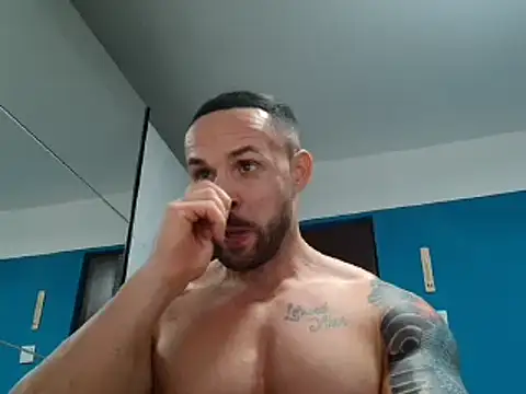 Snapshot of Magnificmuscles89 chatting on February 13, 2025, 10:00 pm Magnificmuscles89 online show from February 13, 2025, 10:00 pm