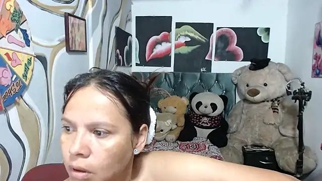 manzanahot9 online show from March 19, 2026, 12:05 pm