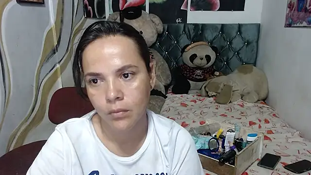 Snapshot of manzanahot9 chatting on July 10, 2026, 9:53 am manzanahot9 online show from July 10, 2026, 9:53 am