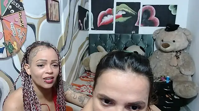 manzanahot9 online show from February 17, 2026, 8:39 pm