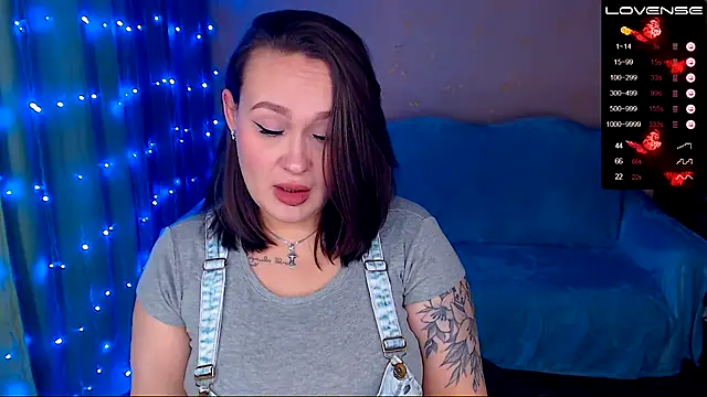 Snapshot of Cutie-Melanie chatting on January 19, 2025, 2:49 pm Cutie-Melanie online show from January 19, 2025, 2:49 pm