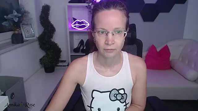 Snapshot of AnnikaRose chatting on February 5, 2025, 12:27 pm AnnikaRose online show from February 5, 2025, 12:27 pm
