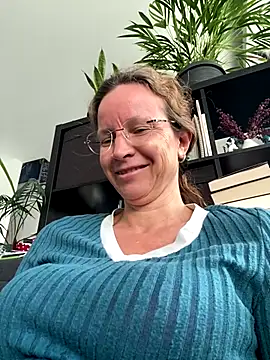 Snapshot of AnnikaRose chatting on September 24, 2025, 6:09 am AnnikaRose online show from September 24, 2025, 6:09 am