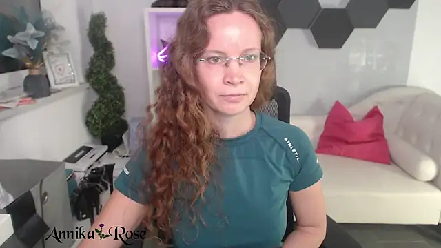 Snapshot of AnnikaRose chatting on January 24, 2025, 8:43 pm AnnikaRose online show from January 24, 2025, 8:43 pm