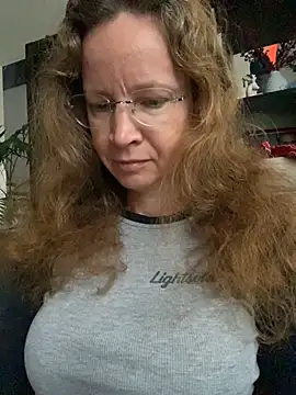 Snapshot of AnnikaRose chatting on October 8, 2025, 6:04 am AnnikaRose online show from October 8, 2025, 6:04 am