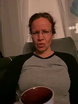 Snapshot of AnnikaRose chatting on October 9, 2025, 5:41 am AnnikaRose online show from October 9, 2025, 5:41 am