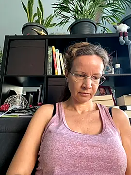 Snapshot of AnnikaRose chatting on September 23, 2025, 5:47 am AnnikaRose online show from September 23, 2025, 5:47 am