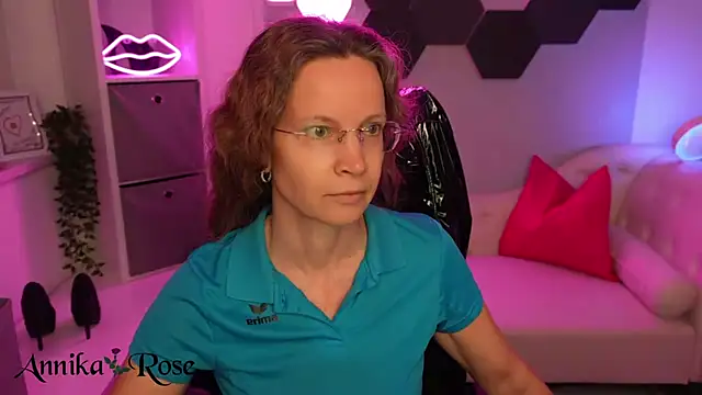 AnnikaRose online show from February 21, 2026, 4:09 pm
