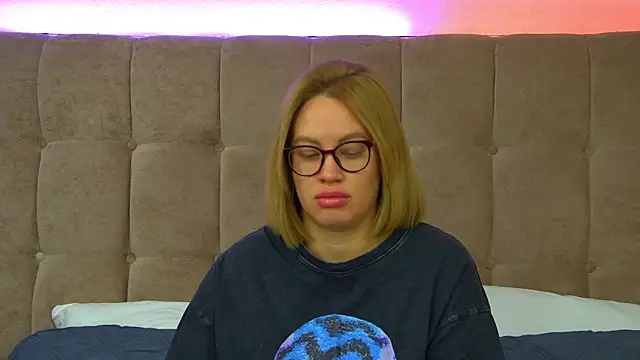 MariaNeumann online show from September 19, 2025, 6:17 am