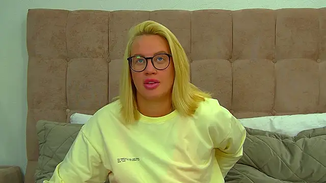 MariaNeumann online show from February 10, 2026, 6:40 pm