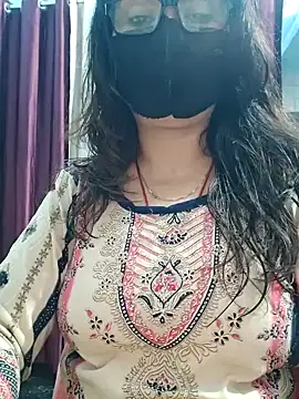 Aishwaryaa 69 online show from December 14, 2025, 6:41 am