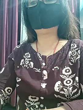 Aishwaryaa 69 online show from December 5, 2025, 7:40 am