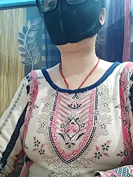 Aishwaryaa 69 online show from March 18, 2026, 11:02 am