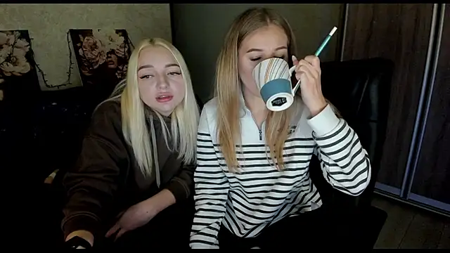  NigoNika online show from October 24, 2025, 8:30 pm