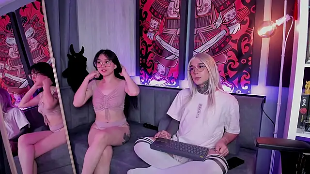 Snapshot of JadeyKhada chatting on January 18, 2026, 12:14 am JadeyKhada online show from January 18, 2026, 12:14 am