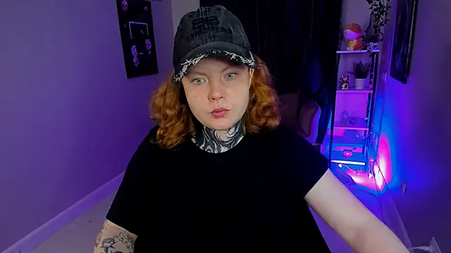 Snapshot of Cassie_xKiss chatting on October 4, 2025, 8:32 pm Cassie xKiss online show from October 4, 2025, 8:32 pm