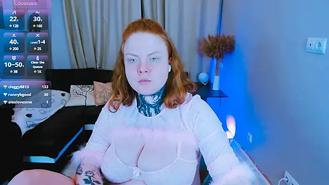 Snapshot of Cassie_xKiss chatting on March 18, 2025, 11:42 pm Cassie xKiss online show from March 18, 2025, 11:42 pm