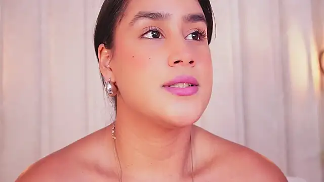 bonniekim  online show from September 13, 2025, 10:10 pm