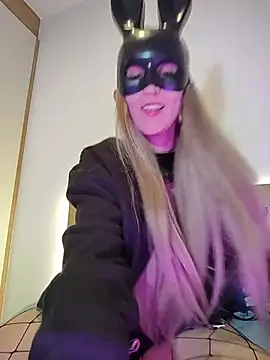 Bunny Sexyy online show from May 16, 2026, 5:39 am