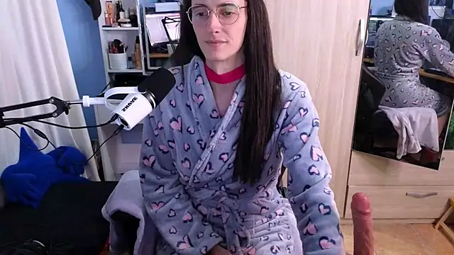 Snapshot of MemiKouki chatting on January 21, 2025, 8:43 pm MemiKouki online show from January 21, 2025, 8:43 pm